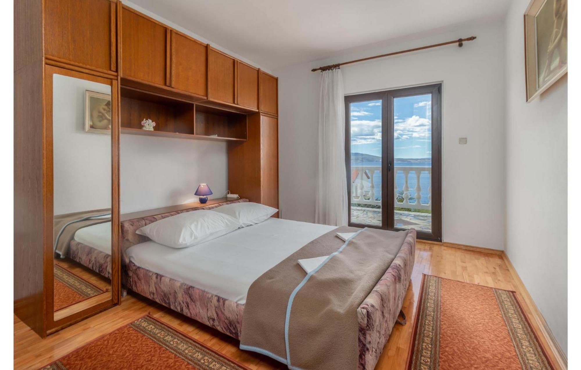 3 Bedroom Awesome Apartment In โนวีวีโนดอลสกี ภายนอก รูปภาพ