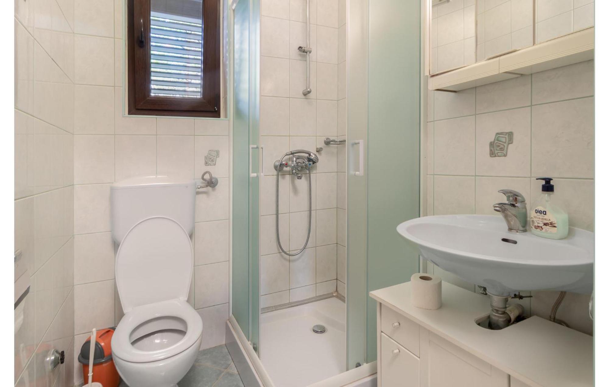 3 Bedroom Awesome Apartment In โนวีวีโนดอลสกี ภายนอก รูปภาพ